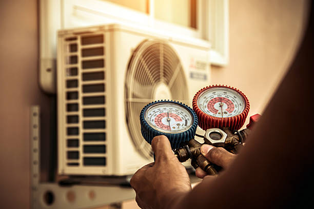 Professional Ductwork Repair technician working in Woodbridge, VA